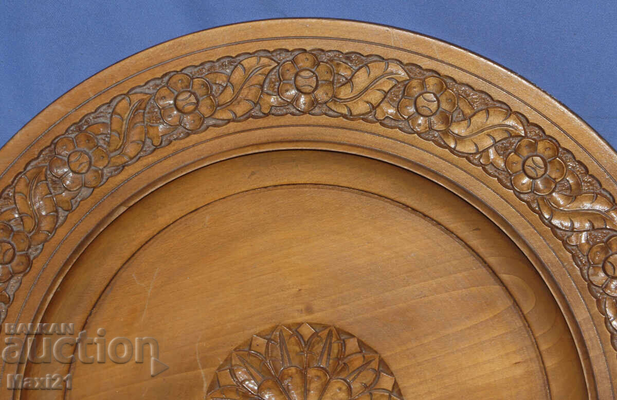 Аукцион Декоративна чиния ръчно изработена дърворезба