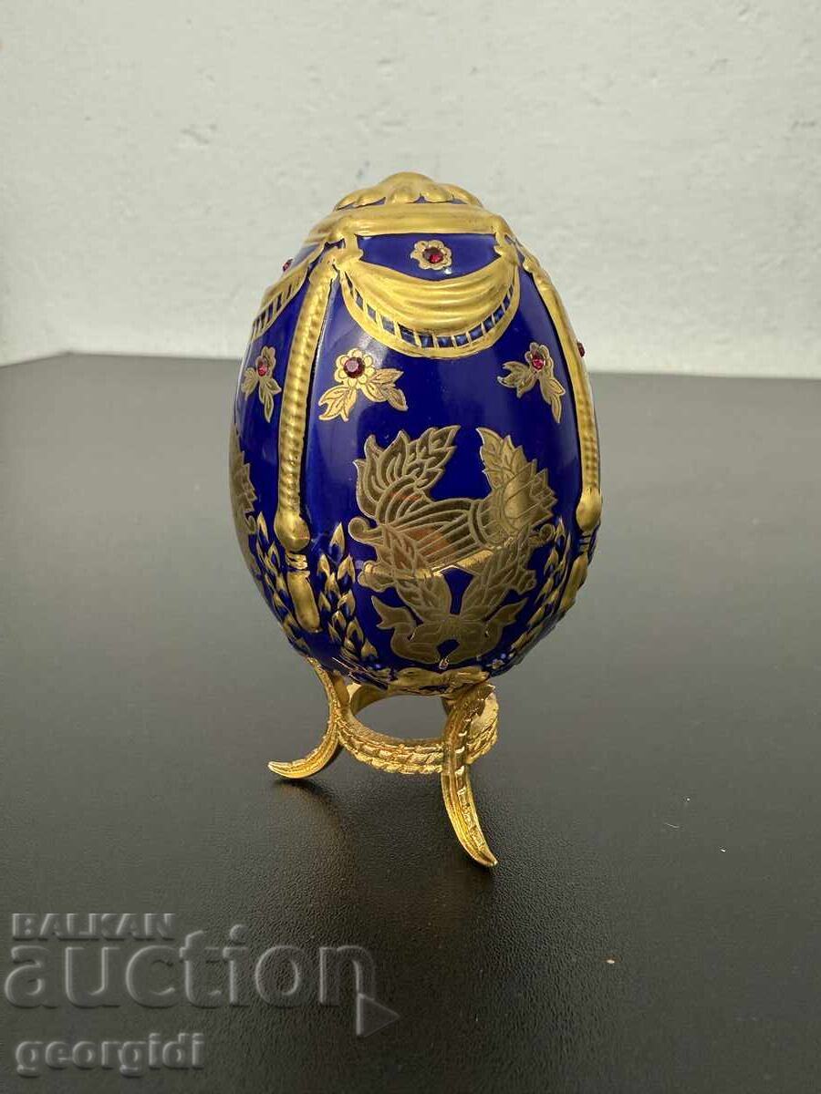 Porcelain Egg - Franklin Mint. No. 7458 with price 85.00 BGN | € 43.46 Porcelain Egg - Franklin Mint. No. 7458 with price 85.00 BGN | € 43.46