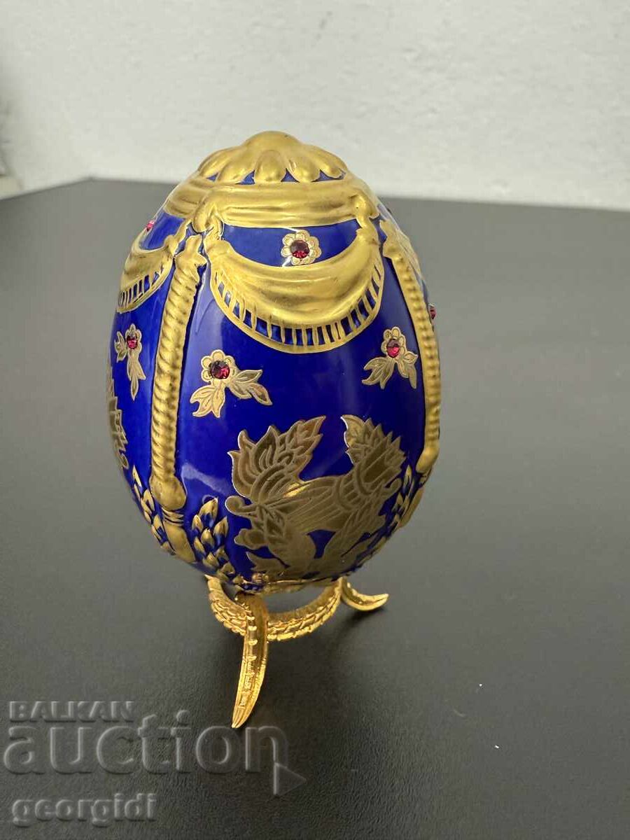 Porcelain Egg - Franklin Mint. No. 7458 - 6 Porcelain Egg - Franklin Mint. No. 7458 - 6