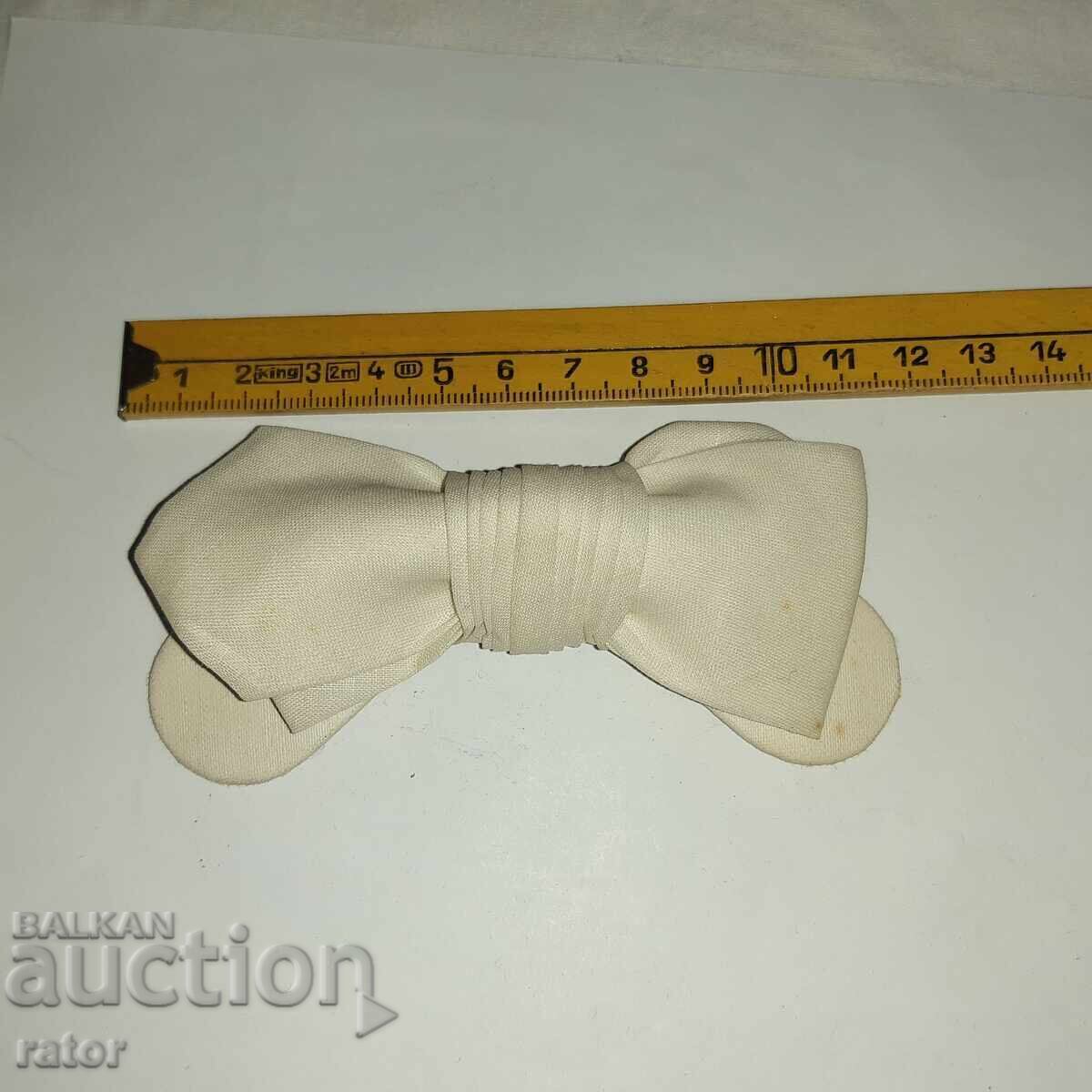 Πολύ παλιά παπιγιόν, γραβάτα με τιμή € 4.99 | 9.76 BGN