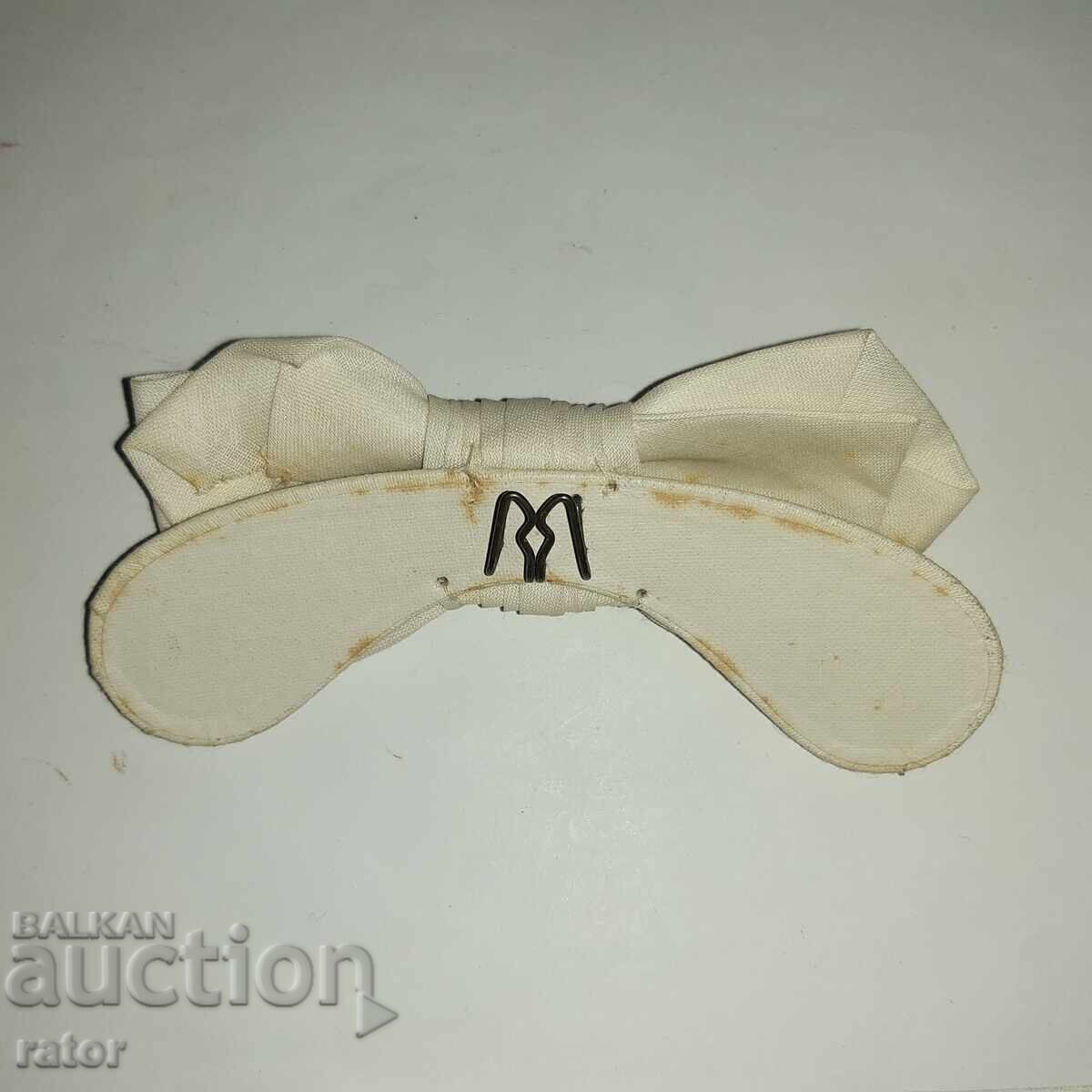 Παράδοση Πολύ παλιά παπιγιόν, γραβάτα