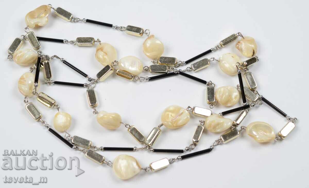 Colier, colier cu preț 12.00 BGN | € 6.14 Colier, colier cu preț 12.00 BGN | € 6.14