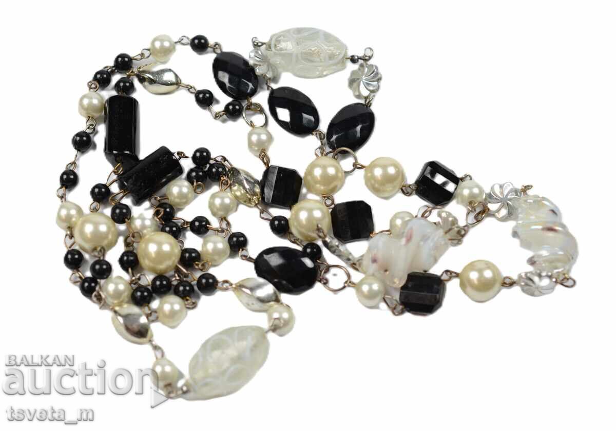 Колие, гердан с цена 8.00 лв. | € 4.09 Колие, гердан с цена 8.00 лв. | € 4.09