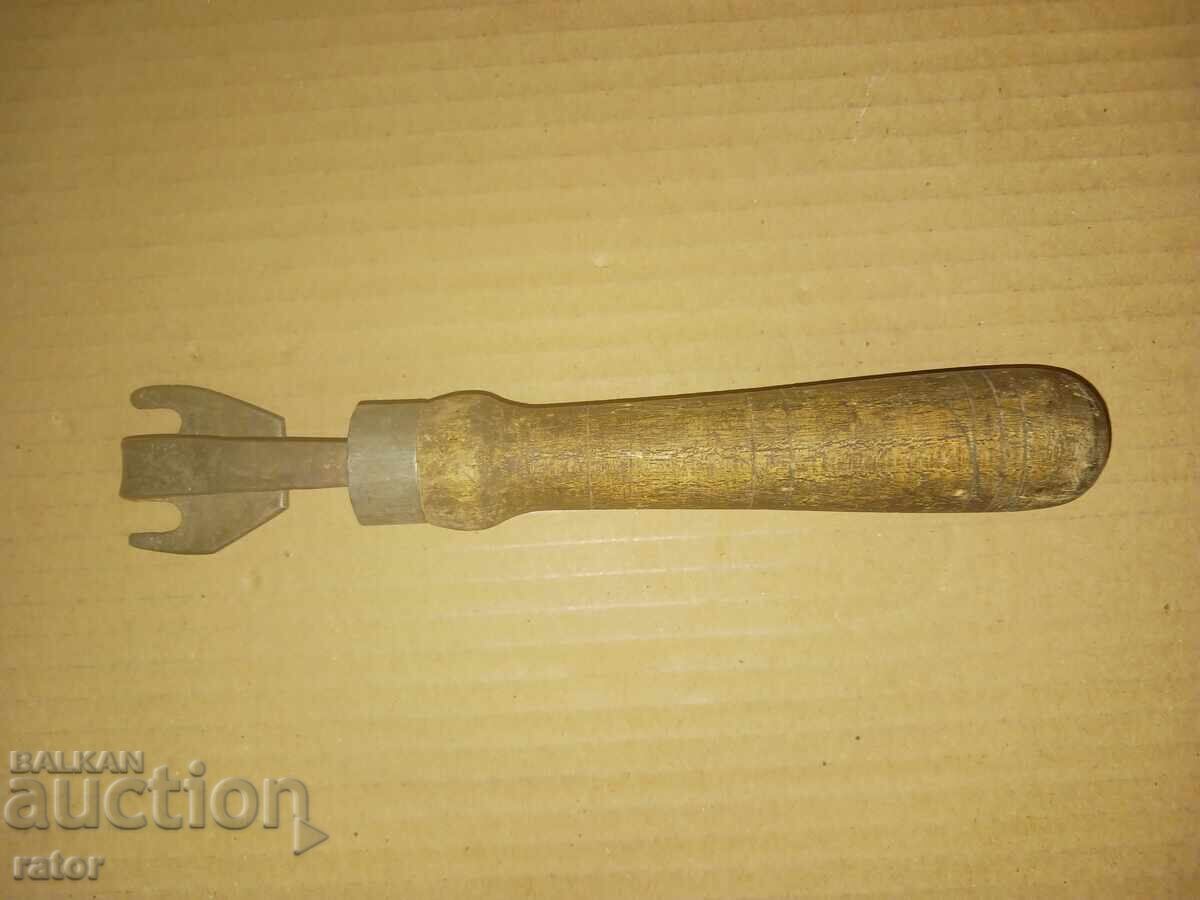 Δημοπρασία Πολύ παλιό εργαλείο Δημοπρασία Πολύ παλιό εργαλείο