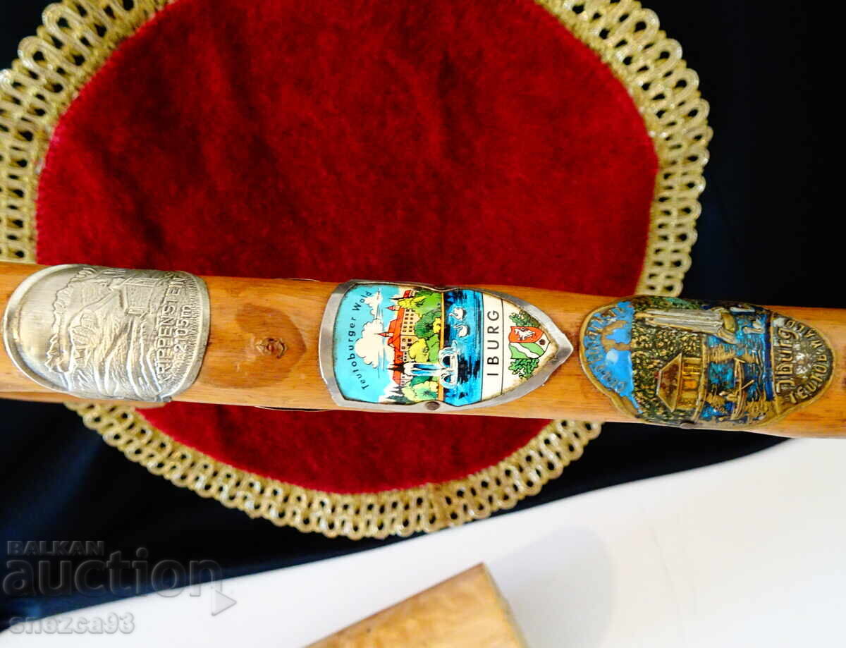 Тиролски бастун 21 значки,Елен,Овен,Глиган,Елен с Кръст. с цена 49.00 лв. | € 25.05