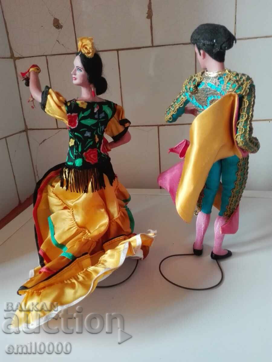 Delivery of Dancing dolls
