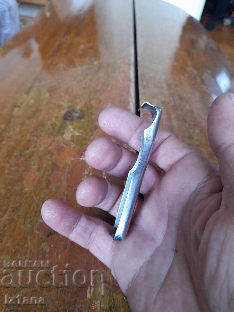 Licitație Veche deschizătoare de sticle Târnovo Bere