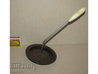 Pepper roaster lid, enameled metal, with plastic handle