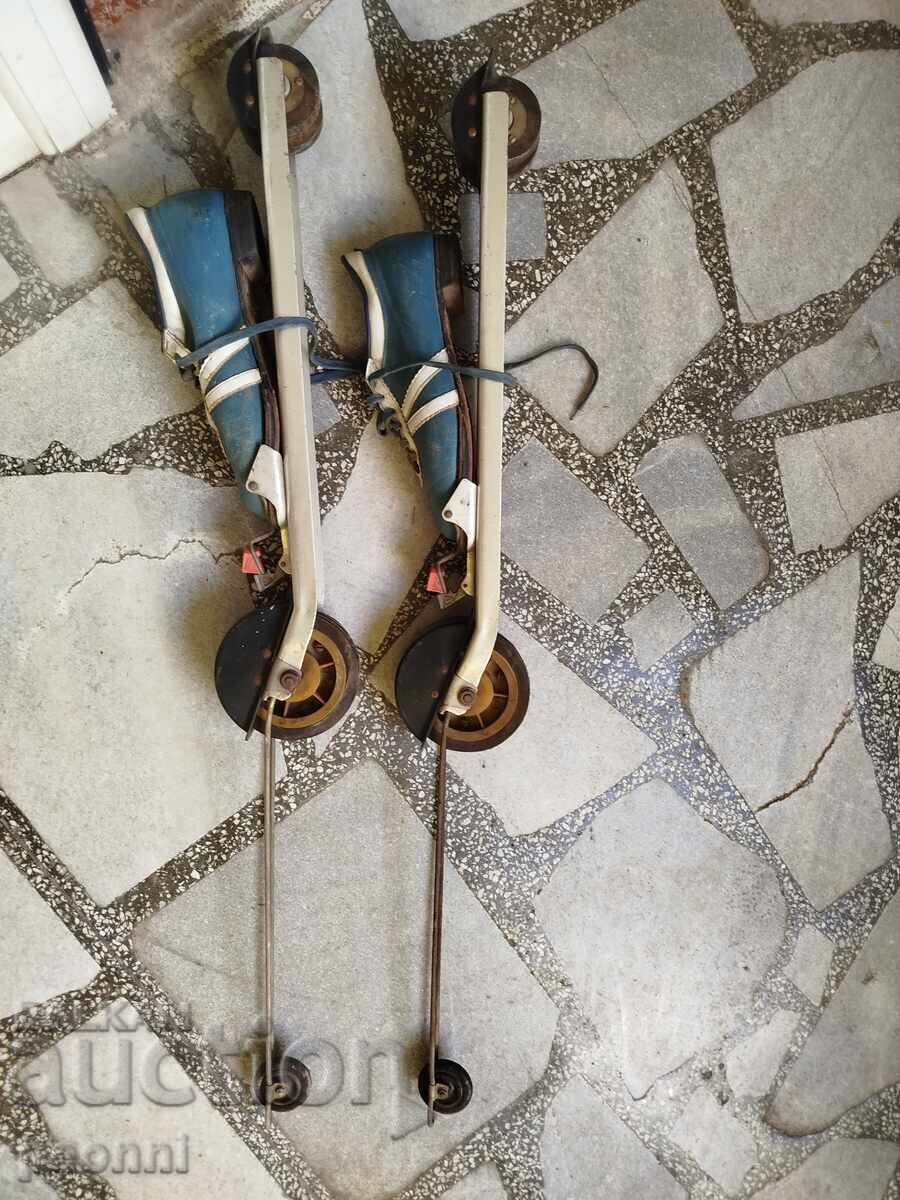Old roller skis - 5