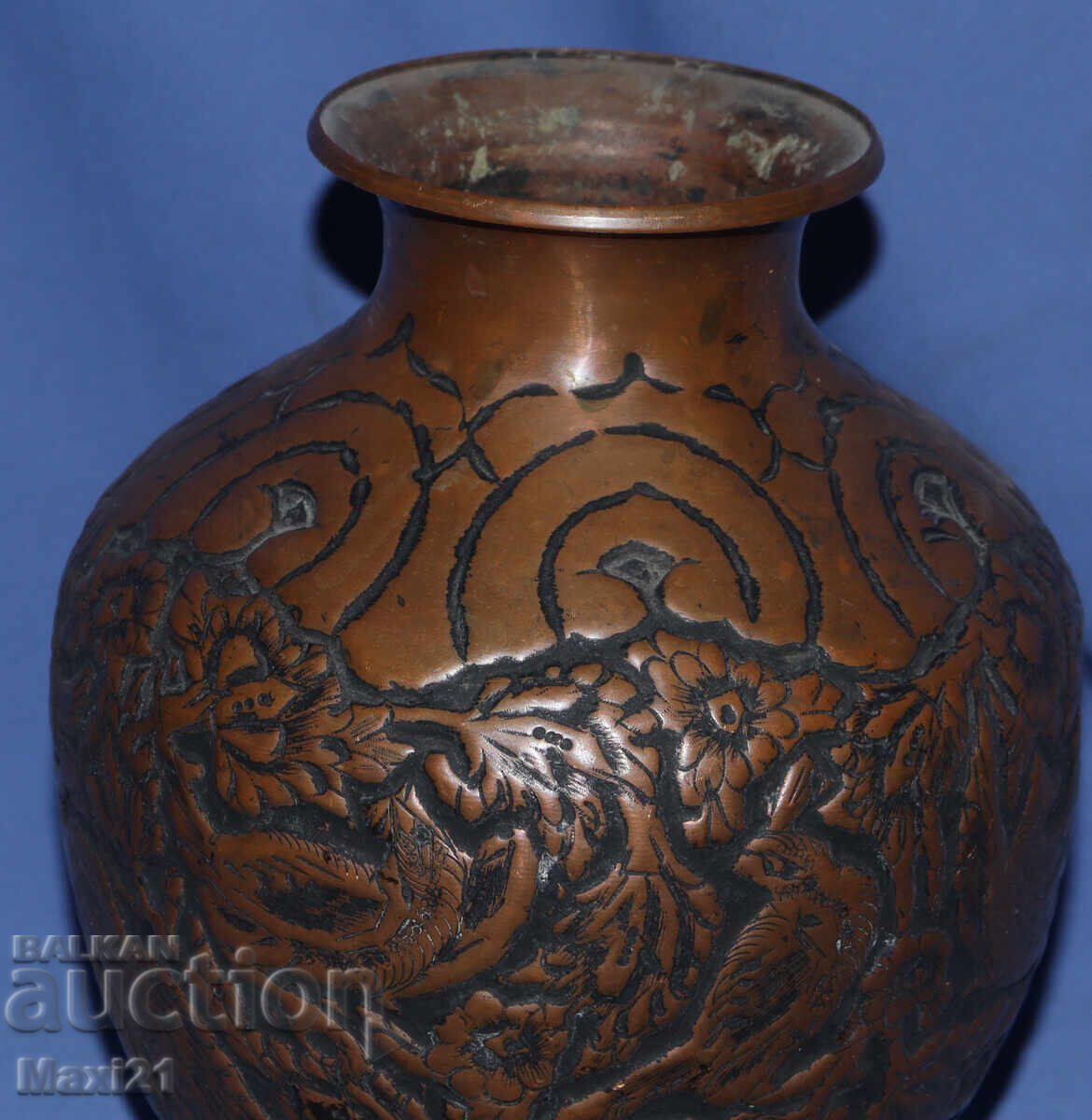 Old copper vase with floral motifs - 6
