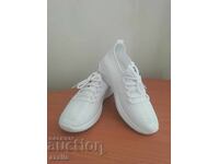 Noi adidași de damă mărimea 36