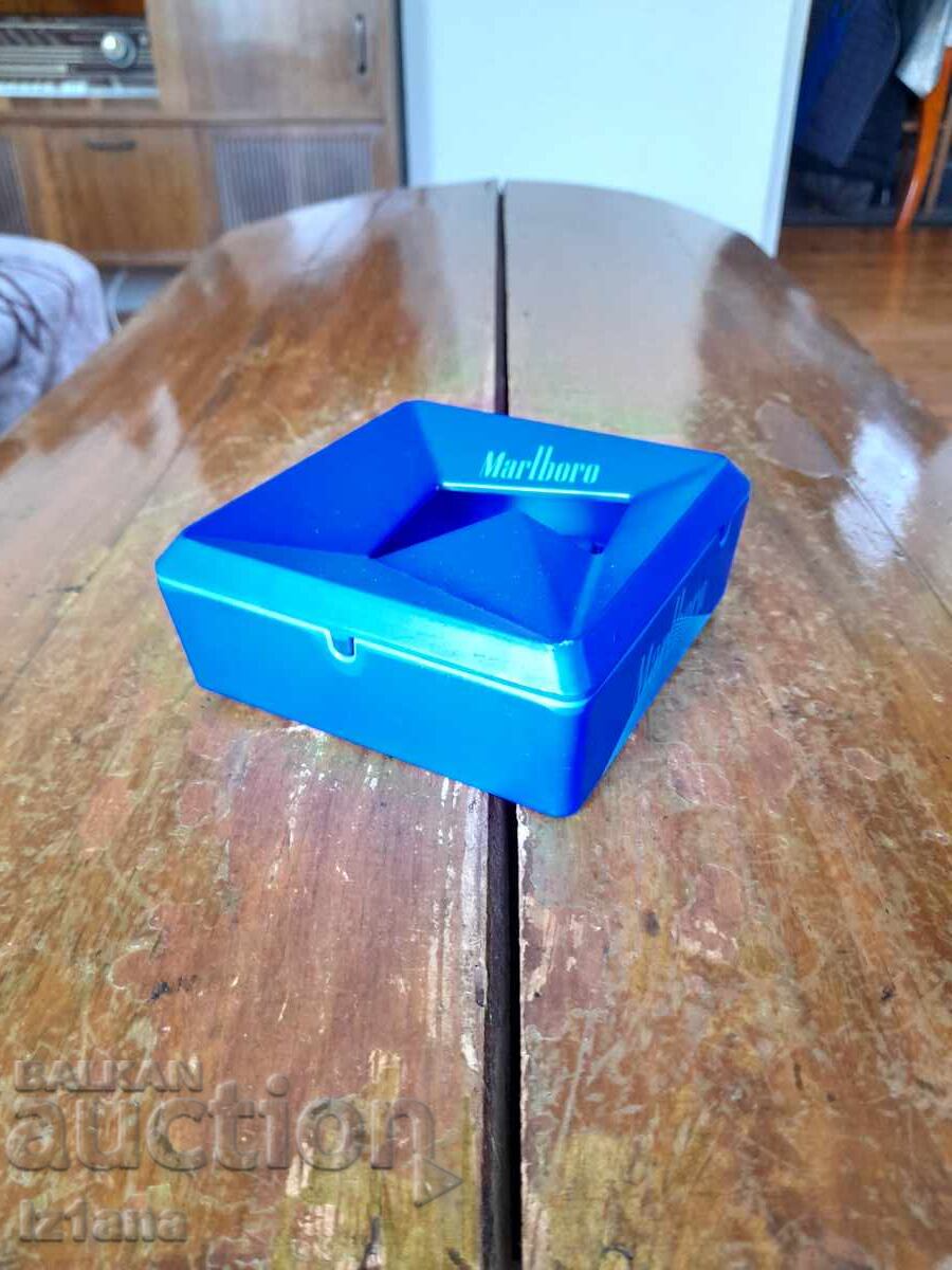 Παλιό τασάκι Marlboro με τιμή 33.00 BGN | € 16.87 Παλιό τασάκι Marlboro με τιμή 33.00 BGN | € 16.87