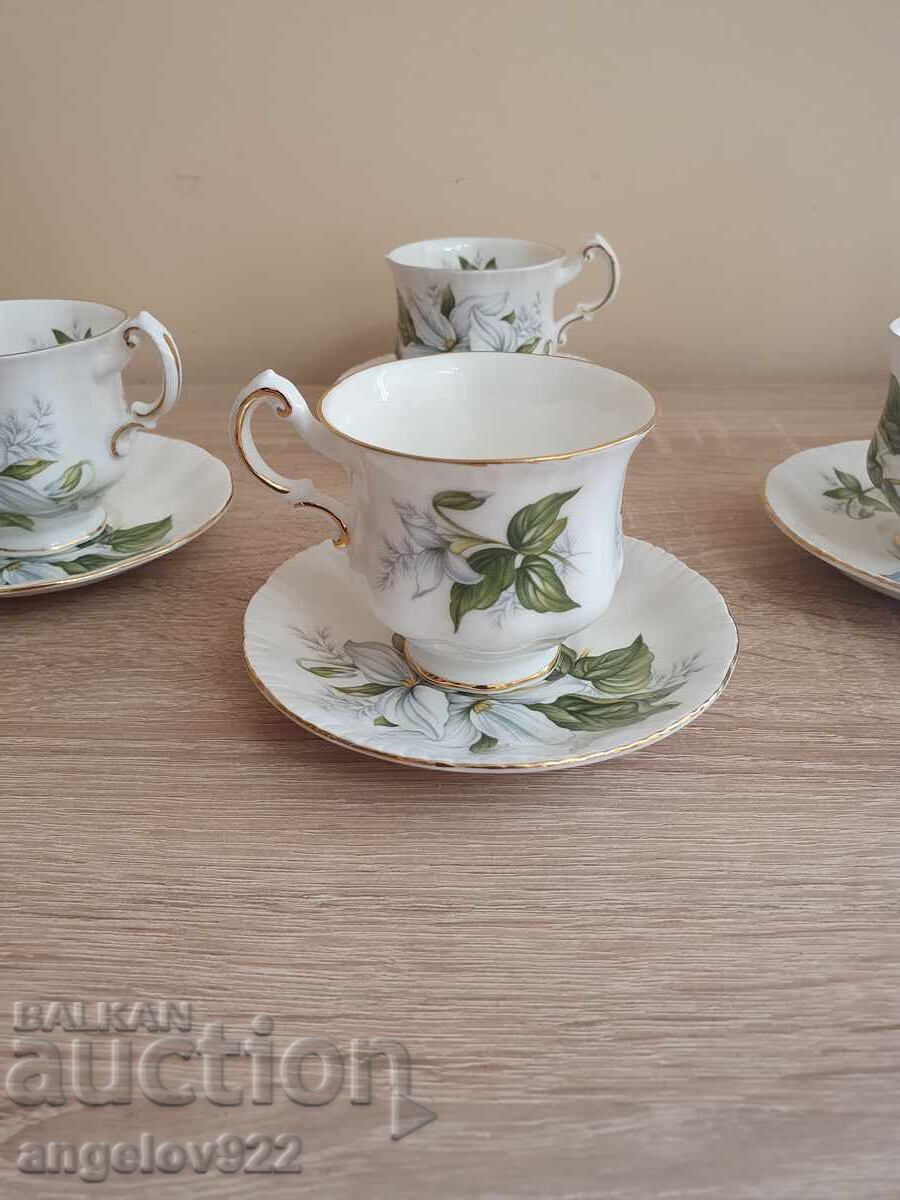 Auction English porcelain coffee cups PARAGON Auction English porcelain coffee cups PARAGON