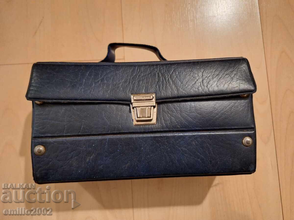 Δημοπρασία Αυτοκινητικά κασετόφωνα σε θήκη 12τμχ