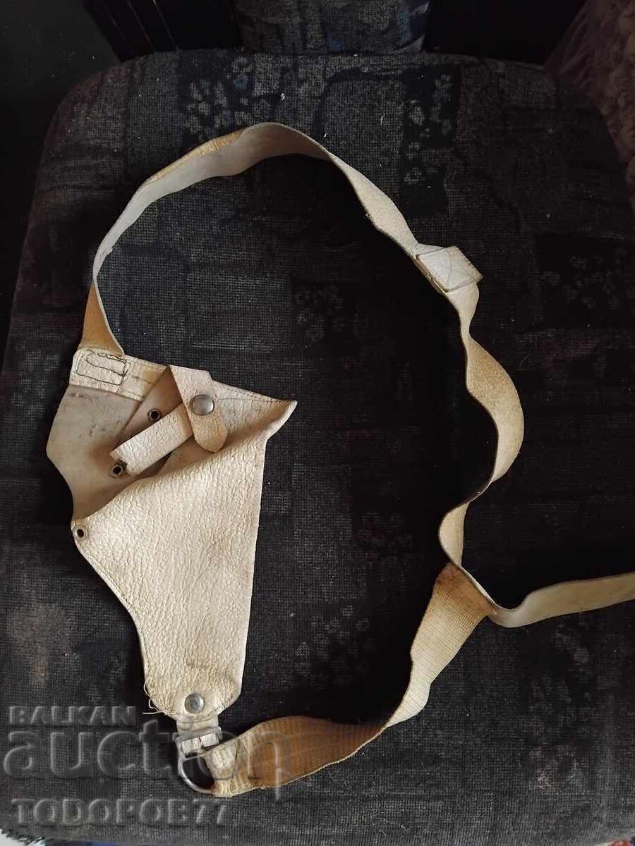 Παράδοση Παλιά δερμάτινη θήκη όπλου Παράδοση Παλιά δερμάτινη θήκη όπλου