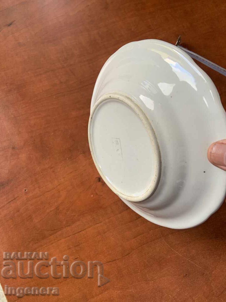 Παράδοση Πορσελάνινο πιάτο από σοσιαλιστική εποχή, με σήμανση Βουλγαρίας