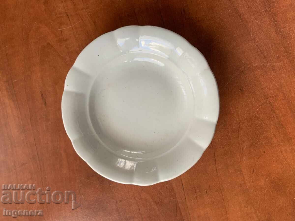 Πορσελάνινο πιάτο από σοσιαλιστική εποχή, με σήμανση Βουλγαρίας