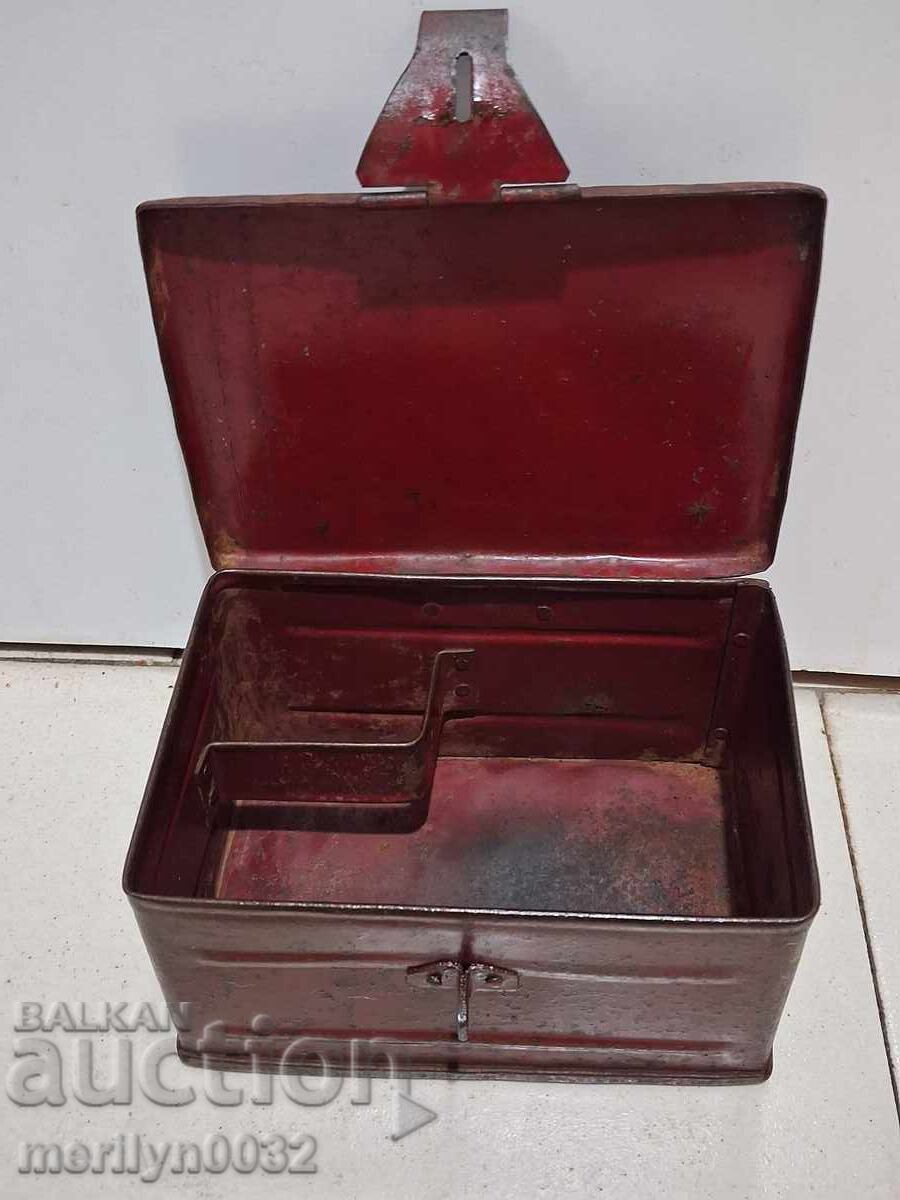 Μεταλλικό κουτί φαρμακείο αυτοκίνητο μοτοσυκλέτα δεκαετία 30-40 - 7