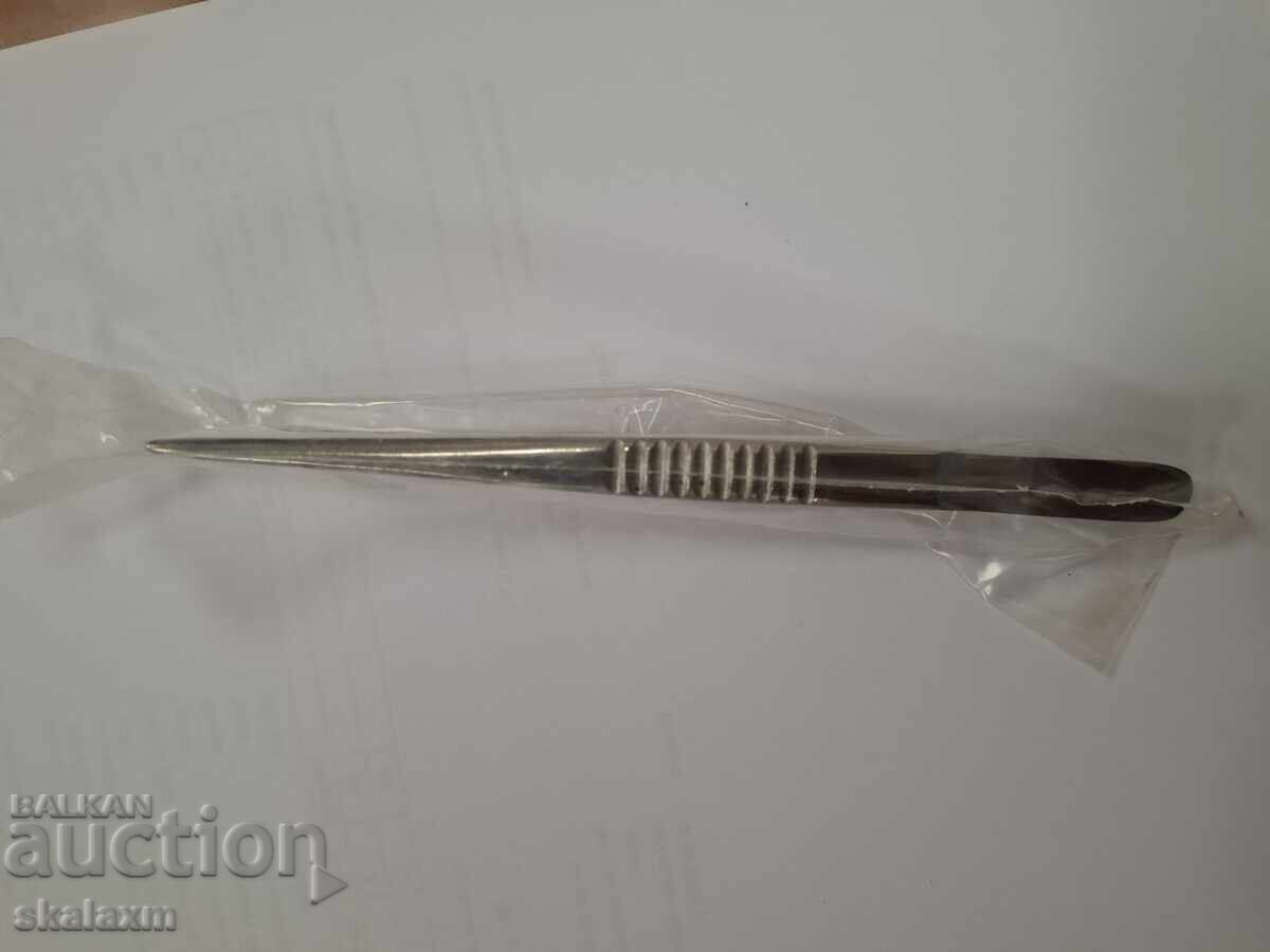 Tweezers 140 mm with price 3.50 BGN | € 1.79 Tweezers 140 mm with price 3.50 BGN | € 1.79
