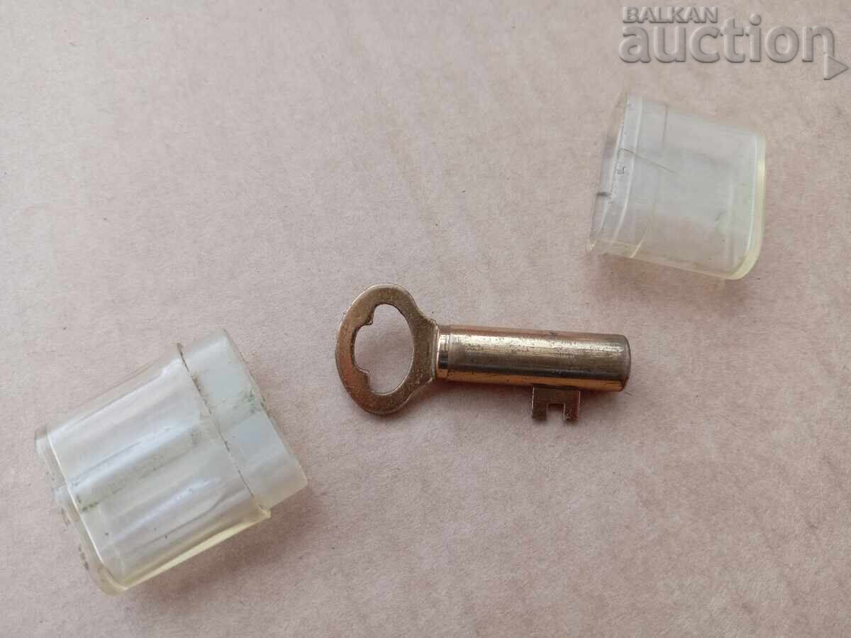 Μικρός βενζινοκίνητος αναπτήρας κλειδί ρετρό vintage κλειδί με τιμή 31.00 BGN | € 15.85