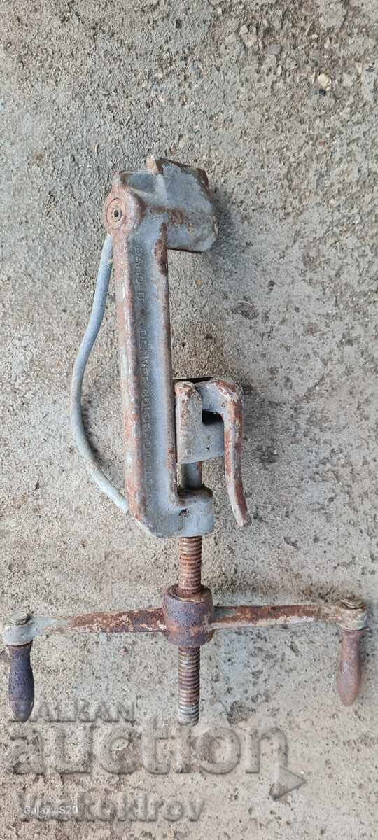 Pallet Strapping Tensioner