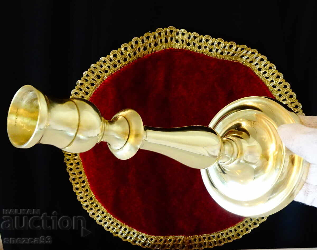 Auction  Bronze candlestick 25 cm, 490 g, Victorian style