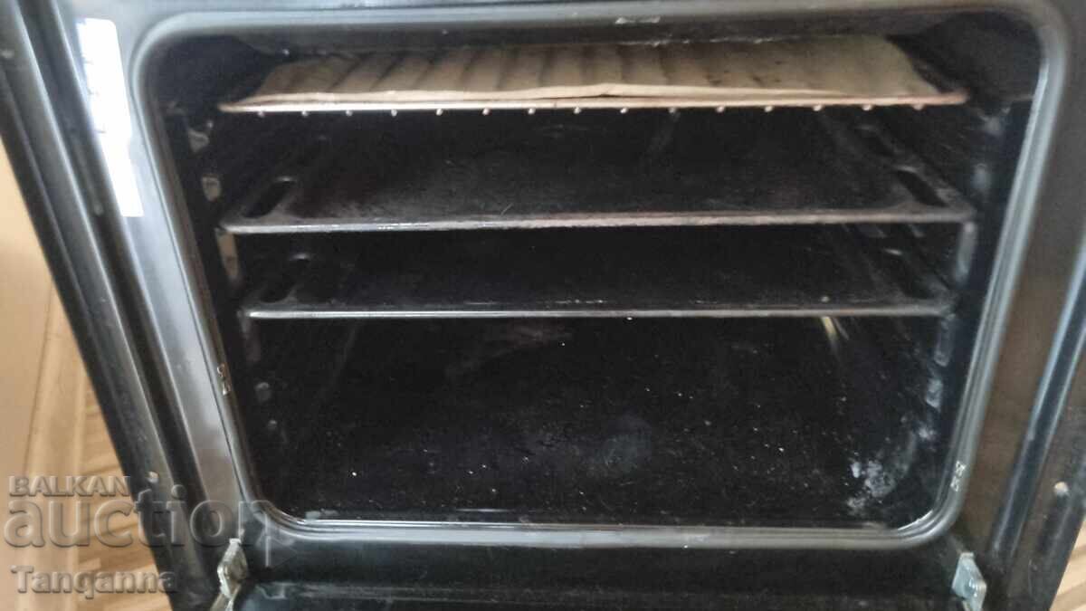Built-in Oven with price 100.00 BGN | € 51.13