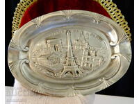 Cenusiera din fontă cu Turnul Eiffel, Arcul de Triumf