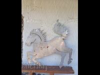 Cal frumos din material inoxidabil