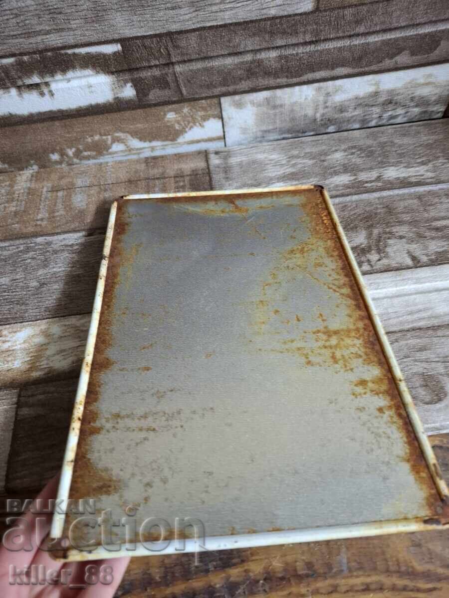 Παλιά μεταλλική πινακίδα με τιμή 15.00 BGN | € 7.67