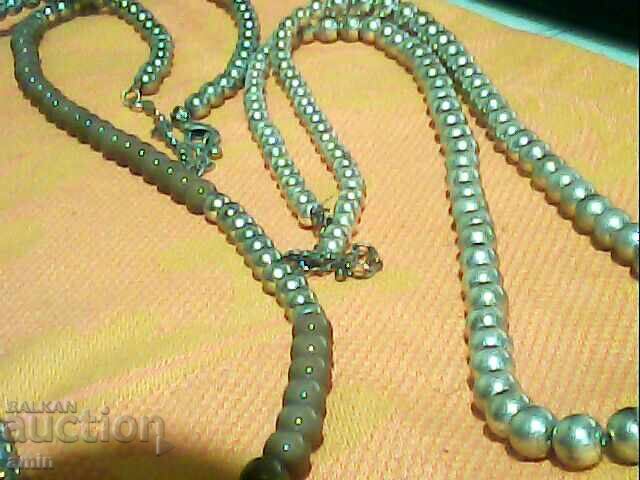 Coliere vechi, argintate, frumoase