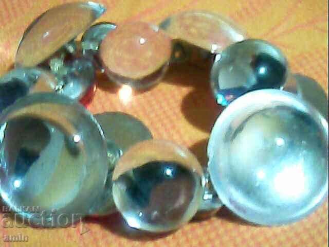 Livrarea frumoasa bratara