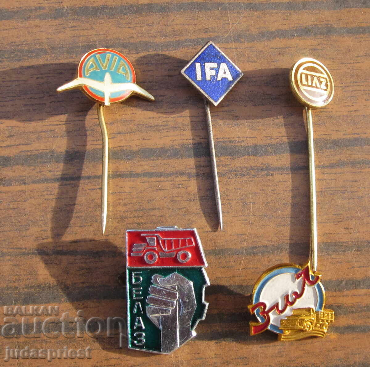 Σημάτα εμβλήματος σήματος φορτηγού φορτηγά ZIL BELAZ IFA LIAZ AVIA με τιμή 25.00 BGN | € 12.78