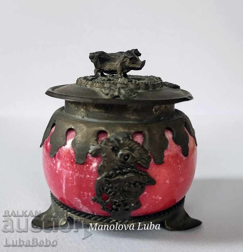 Китайска кадилница, известна още като xianglu (香爐).