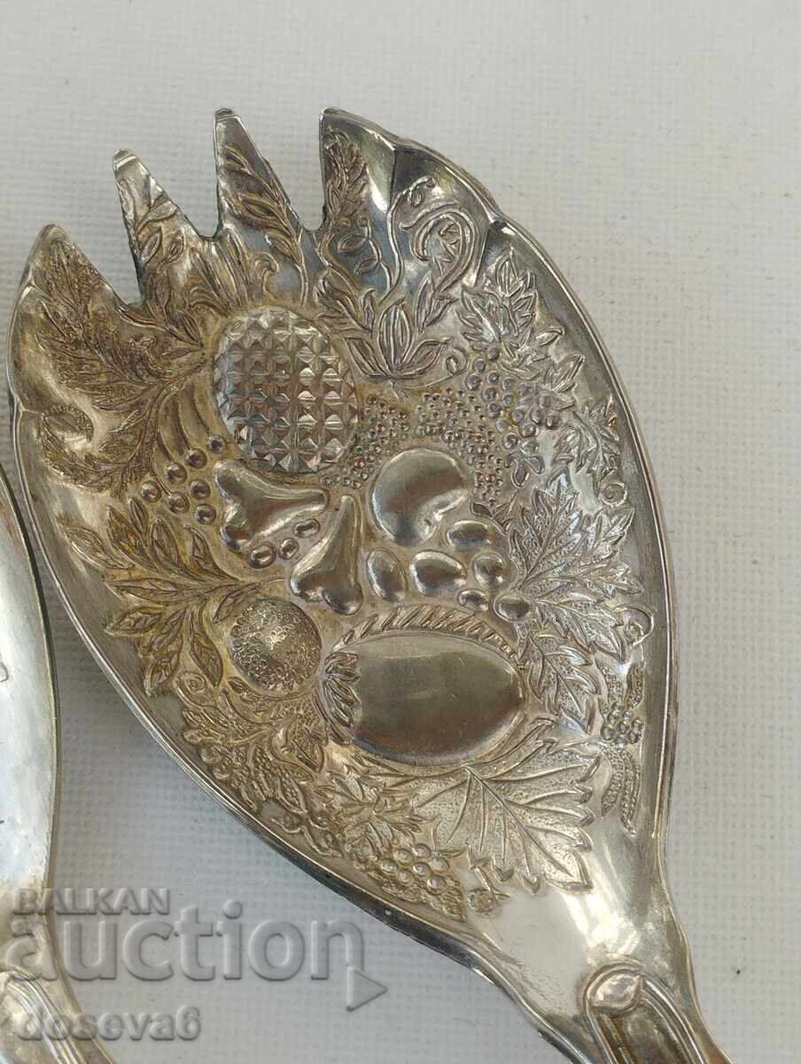 Auction Silver-plated serving utensil set Auction Silver-plated serving utensil set
