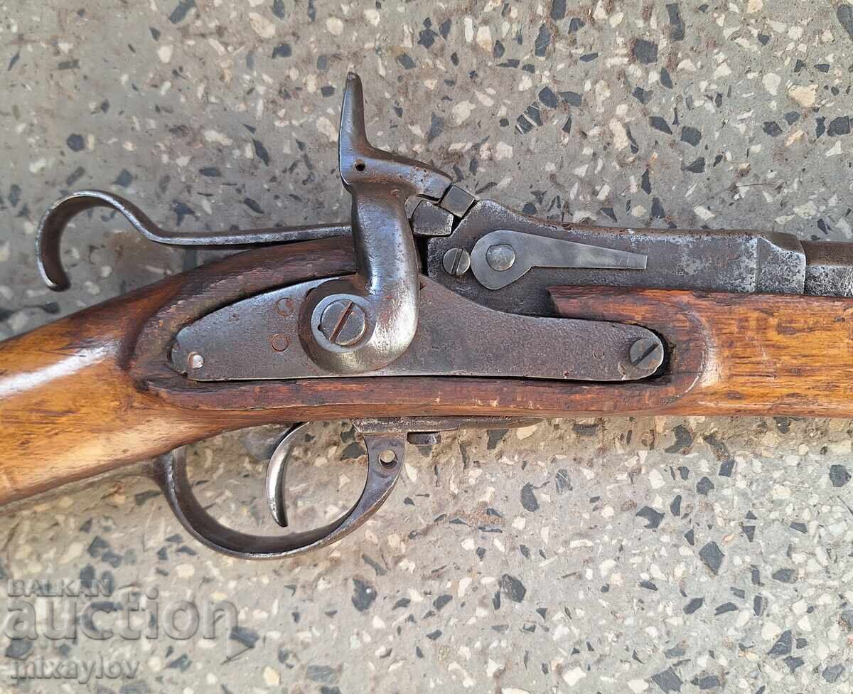 Licitație Pistol sârbesc, pușcă, pistol Licitație Pistol sârbesc, pușcă, pistol