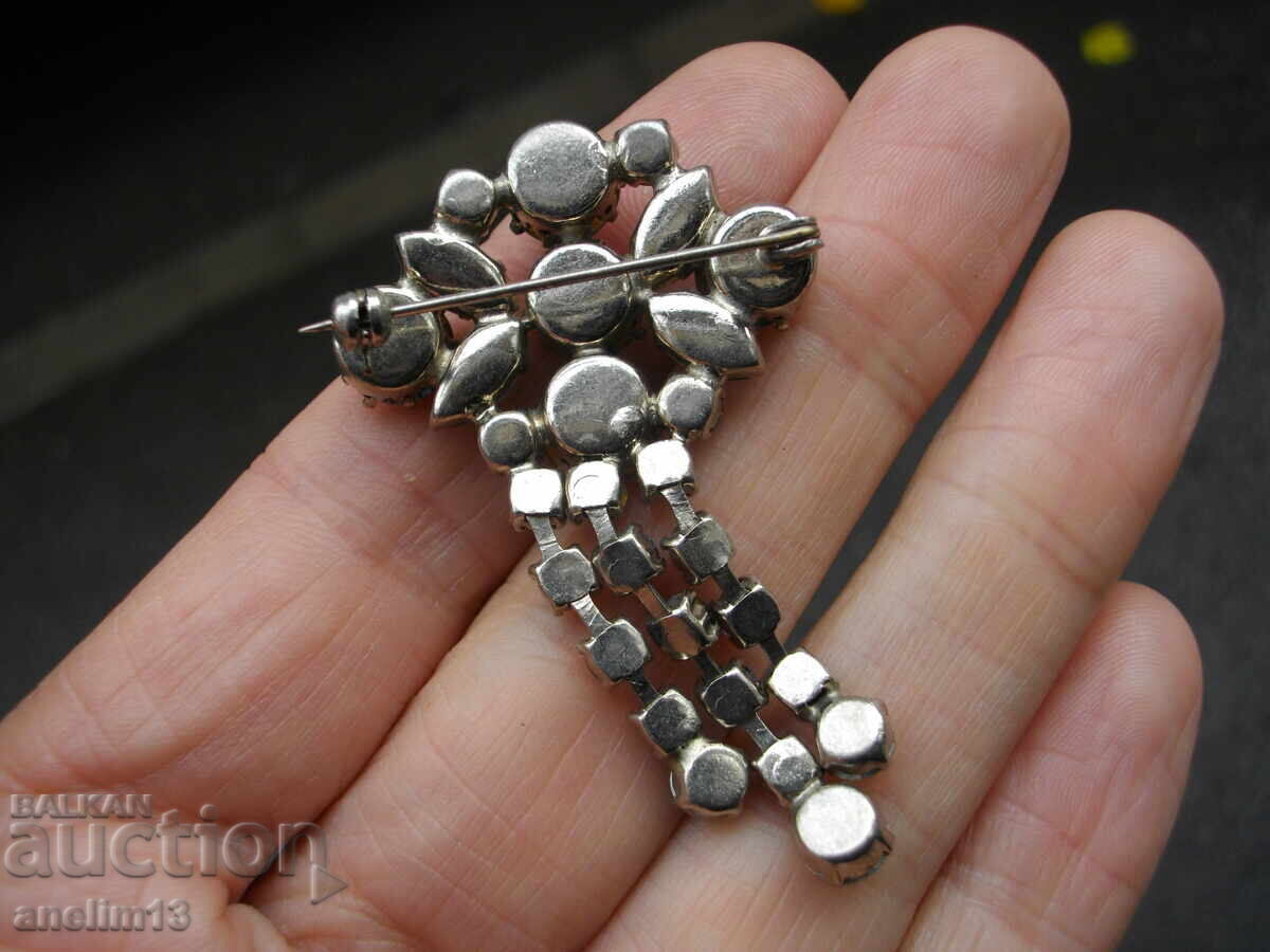 Delivery of OLD BROOCH