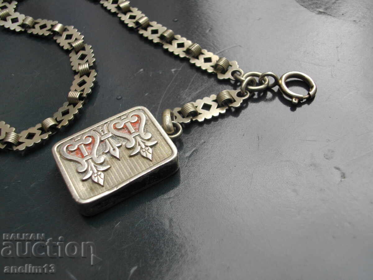 CAZ VECHE CEAS DE BUZUUNAR cu preț 90.00 BGN | € 46.02