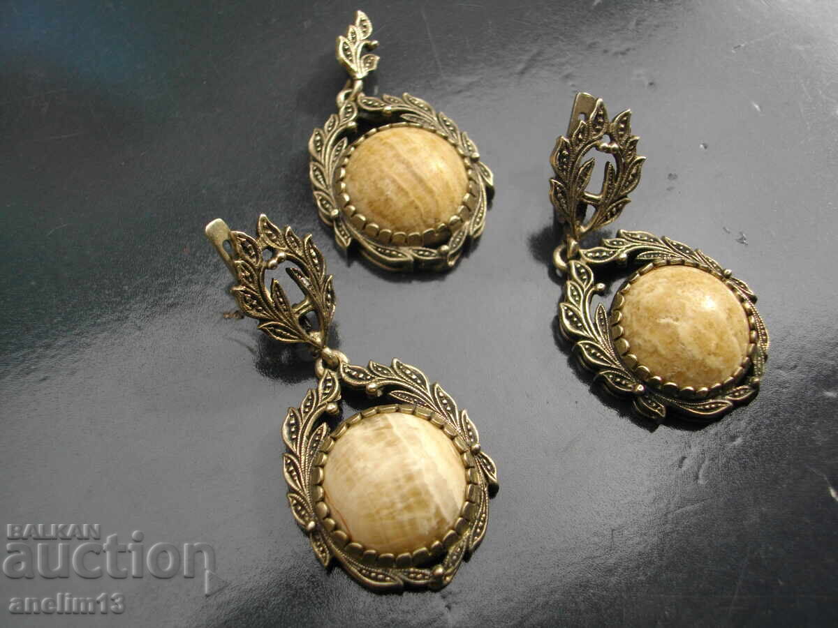 Auction  STAR SET EARRINGS AND PENDANT SACHAN