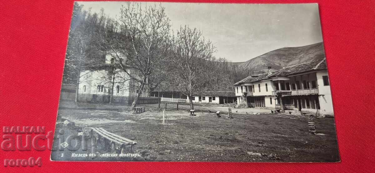 ΜΟΝΑΣΤΗΡΙ ΤΟΥ ΖΕΜΕΝ με τιμή € 14.99 | 29.32 BGN