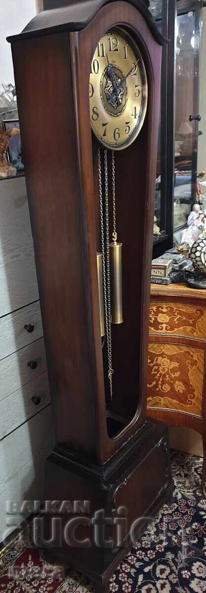 Livrarea Ceas de podea german "Urgos"