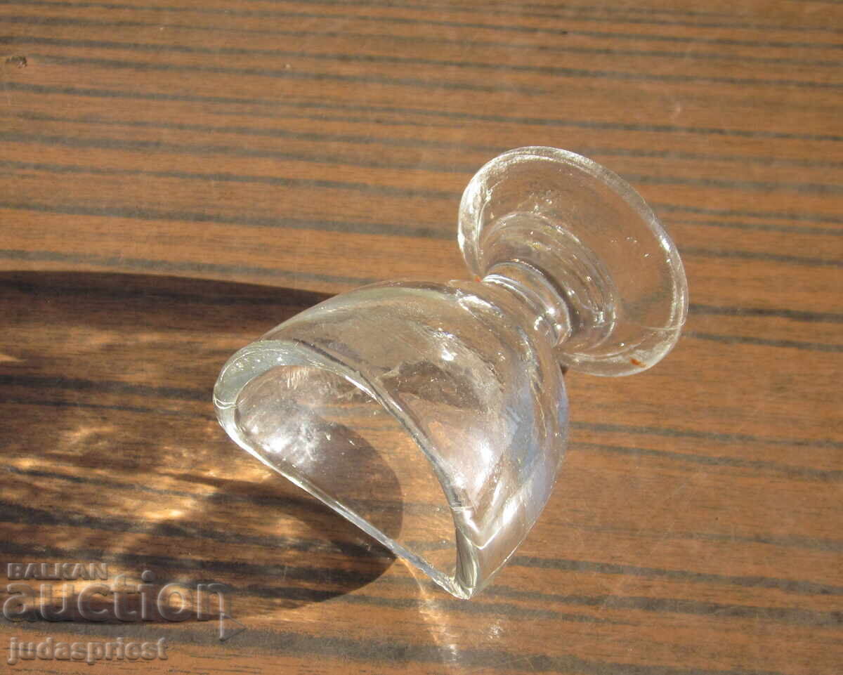 Δημοπρασία Τέλεια παλιά γυάλινη κούπα για πλύσιμο ματιών Δημοπρασία Τέλεια παλιά γυάλινη κούπα για πλύσιμο ματιών