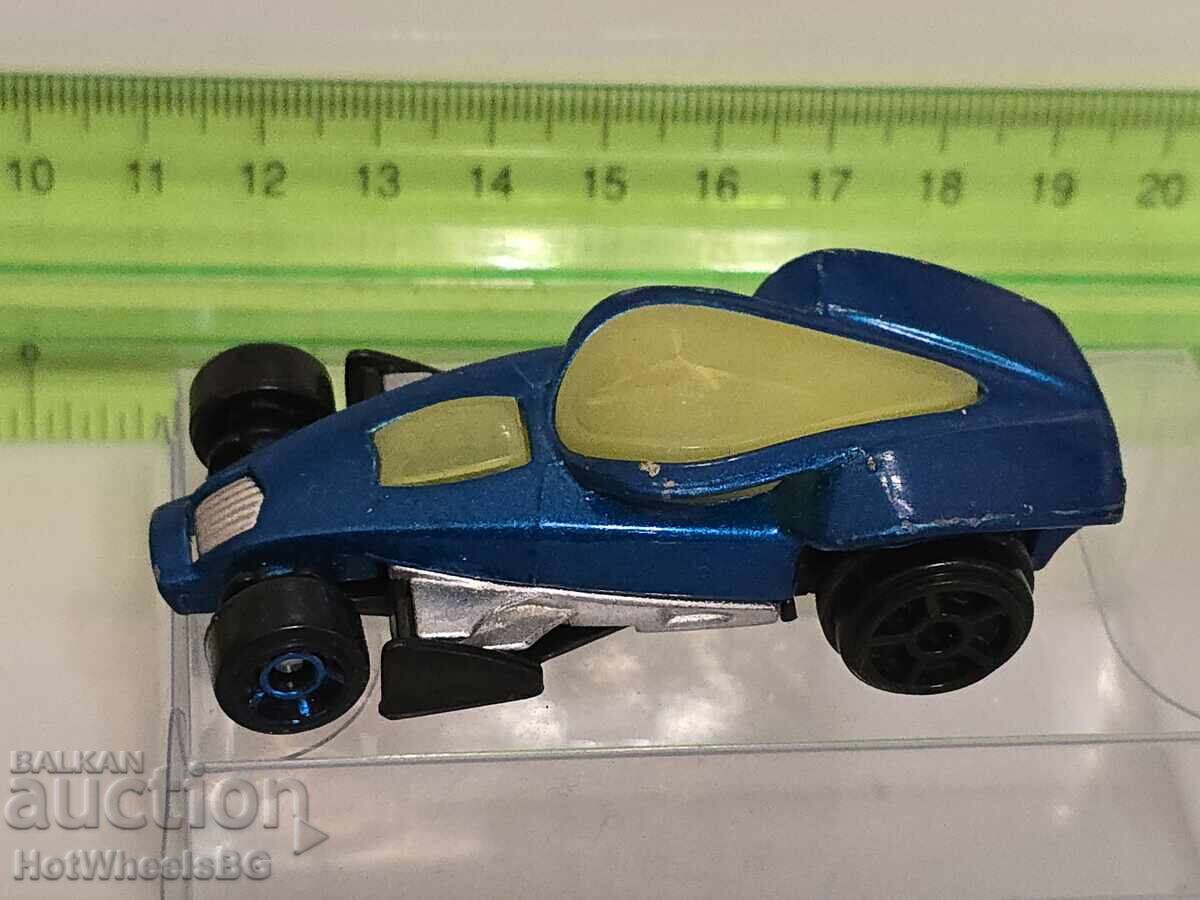 Hot Wheels - - 5 Hot Wheels - - 5