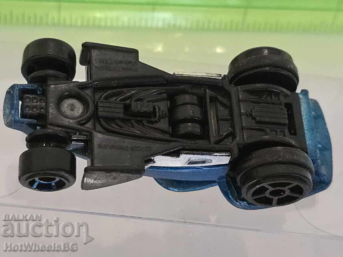 Hot Wheels - - 6 Hot Wheels - - 6