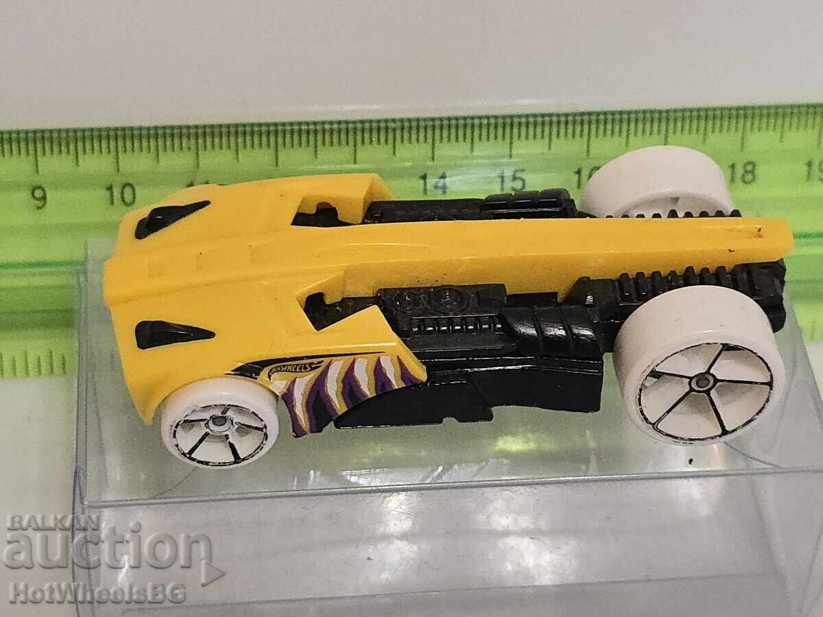 Hot Wheels - - 5 Hot Wheels - - 5
