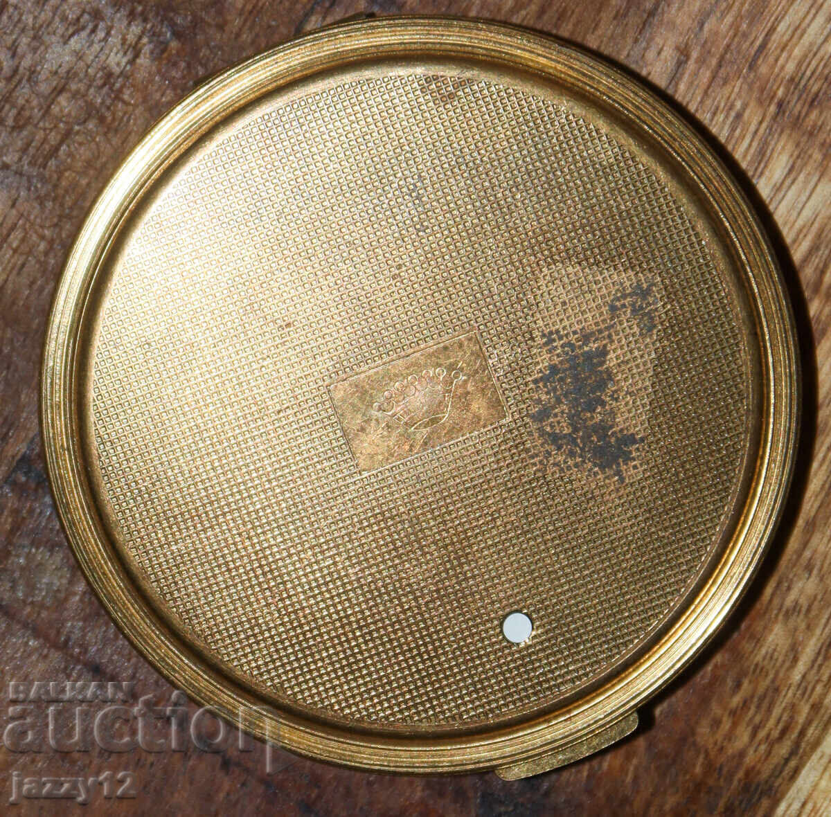 Licitație Veche cutie de pudră din alamă cu oglindă