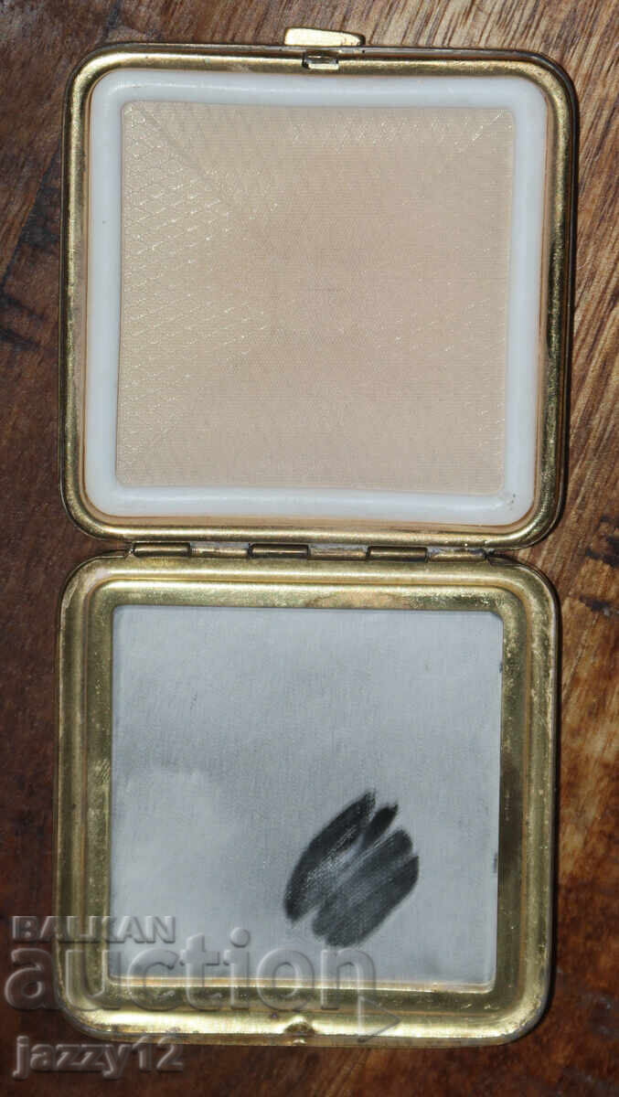 Pudrieră veche din alamă cu oglindă - 6