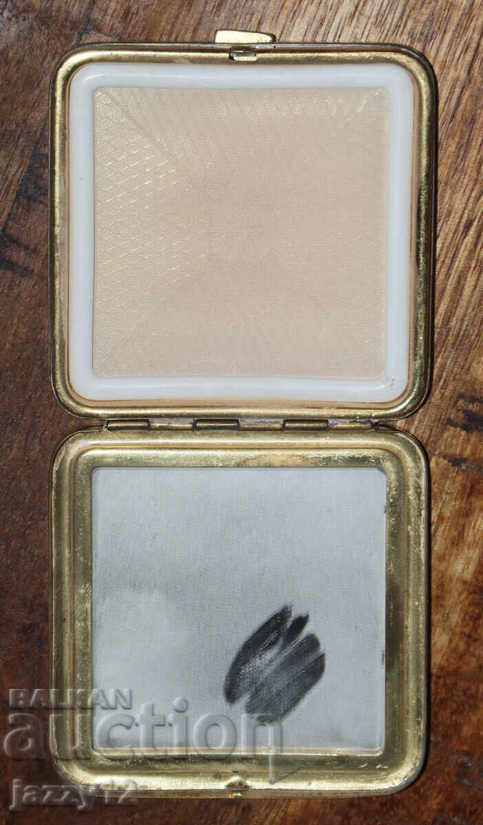 Pudrieră veche din alamă cu oglindă - 7