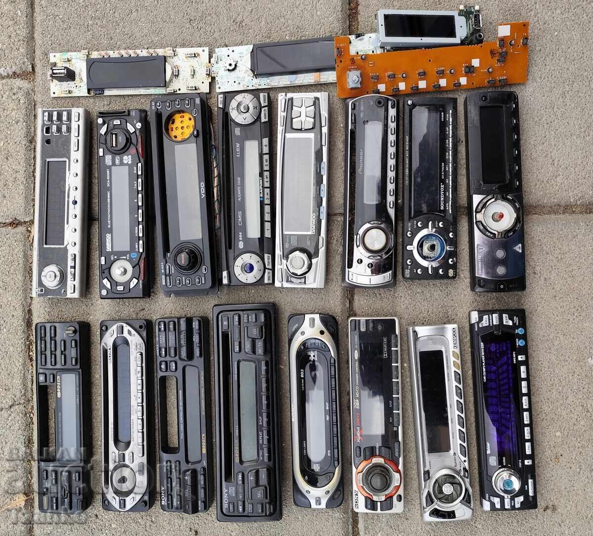 Електронна скрап с цена 12.00 лв. | € 6.14 Електронна скрап с цена 12.00 лв. | € 6.14