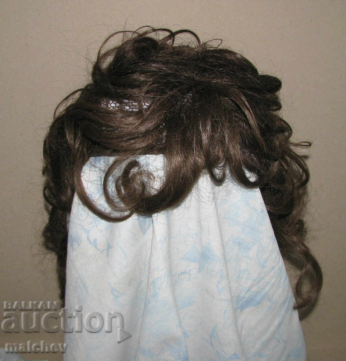 Wig made of artificial hair, up to 40 cm, in good condition with price 3.00 BGN | € 1.53